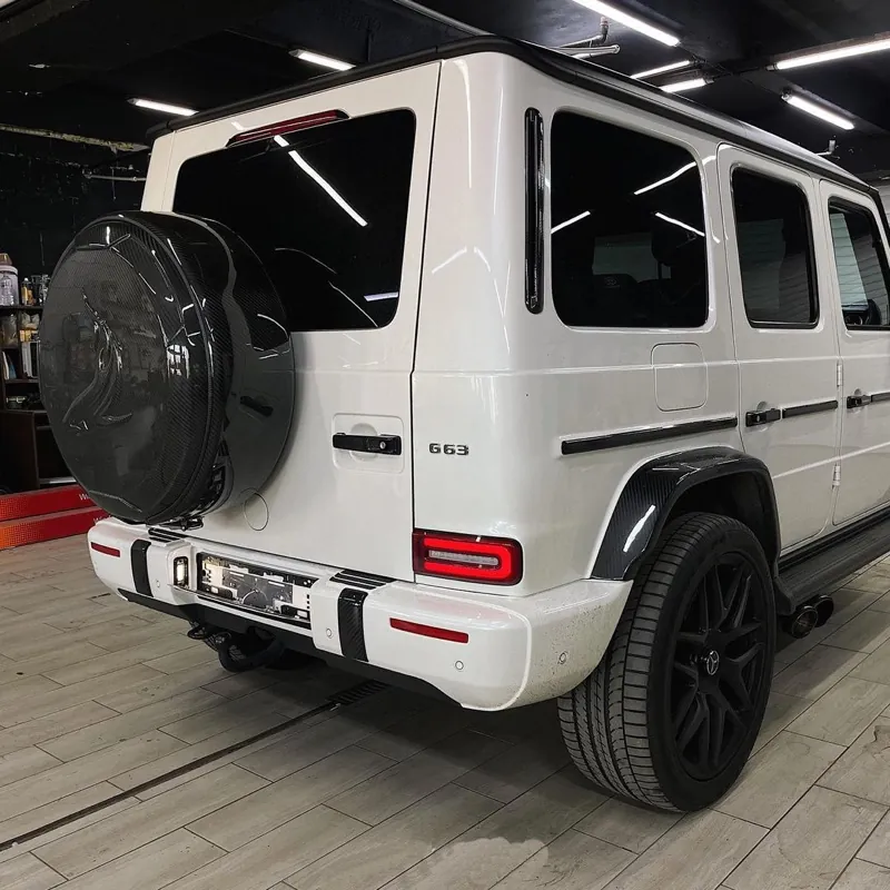 Mercedes G63 AMG — задний номер, рамка откинута